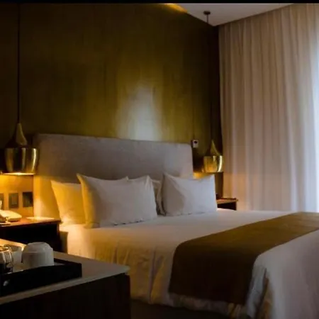 Hanza Tower Exclusive Pool & Sauna & Jacuzzi 公寓